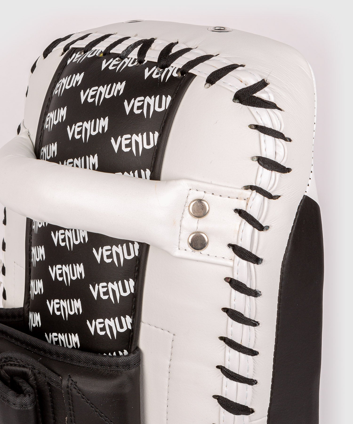 Venum - Absolute Kick Pads (Pair)