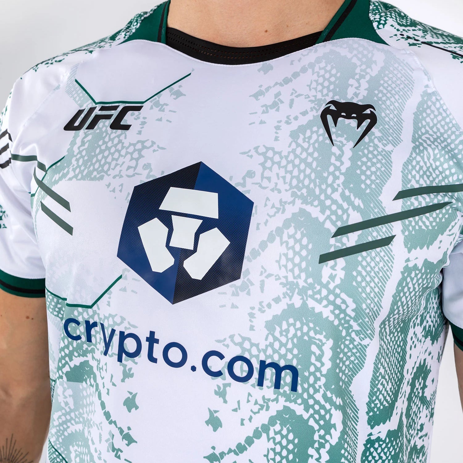 3_252F2_252Fd_252Fe_252F32de5bcfa702d33d332a333cfc7430255eab9b39_DRY_TECH_UFC_EMERALD_WHITE_06_jpg.webp