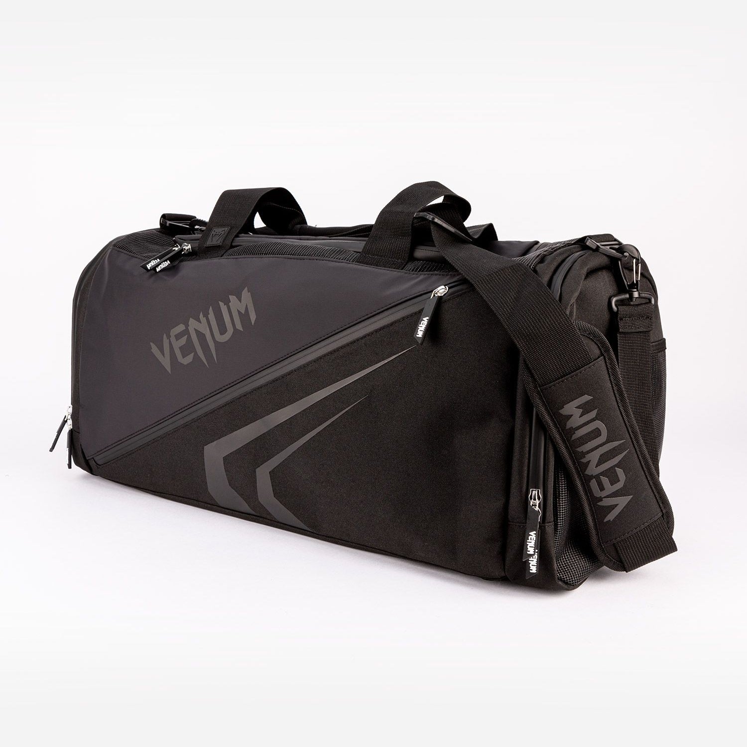 590555dce68978745c4434dd9eb04c4be5d0f2f2_SPORTBAGS_TRAINERLITE_EVO_BLACK_BLACK_SD_02.jpg