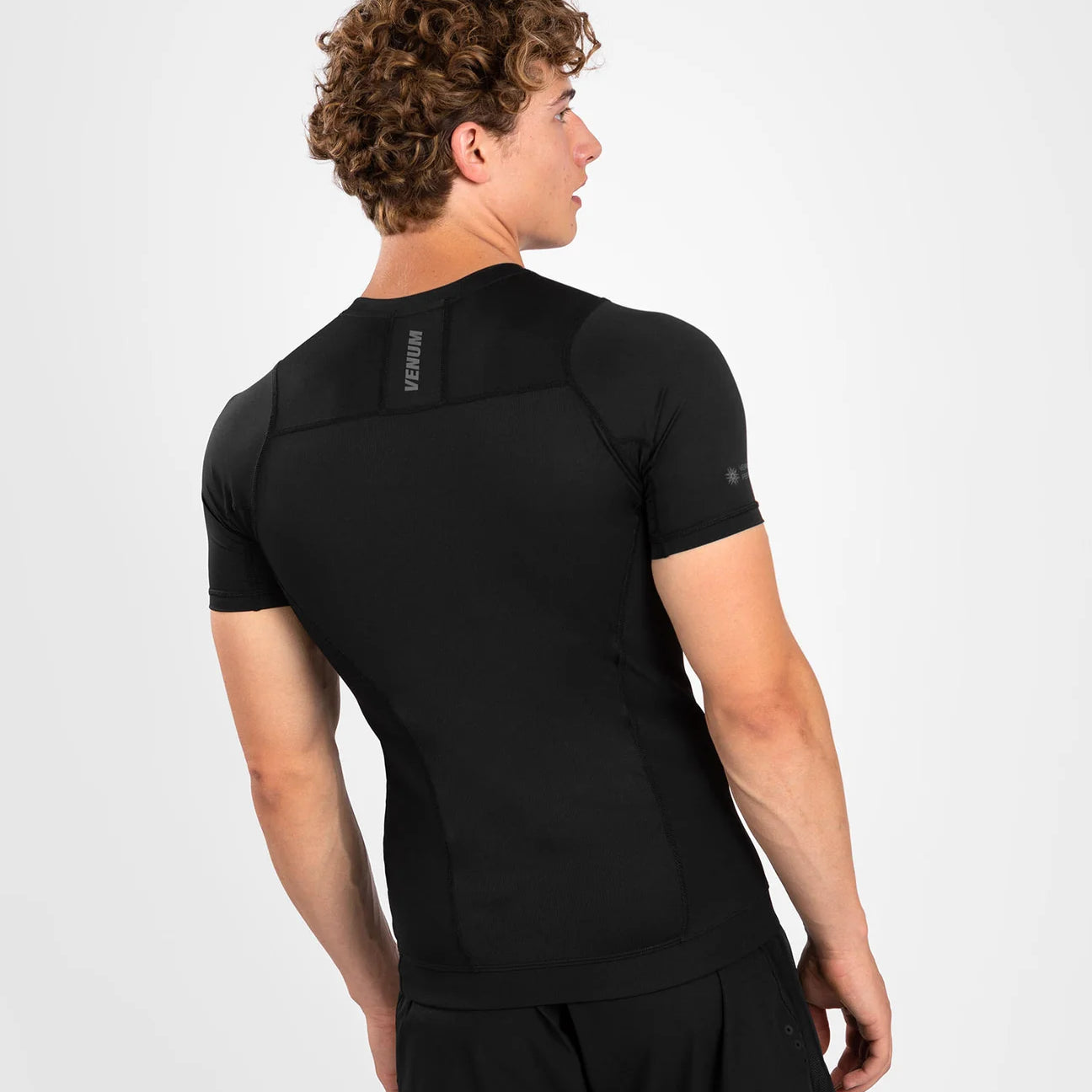 6_252Fa_252Fc_252F9_252F6ac966d489e5afdbb68ec0beb7894185e35d03c4_Venum_G_Fit_Air_Rashguard_Shortsleeve___Black_3_e90e6eac-716b-4571-9ae7-640e5db7ab26_1296x_jpg.webp