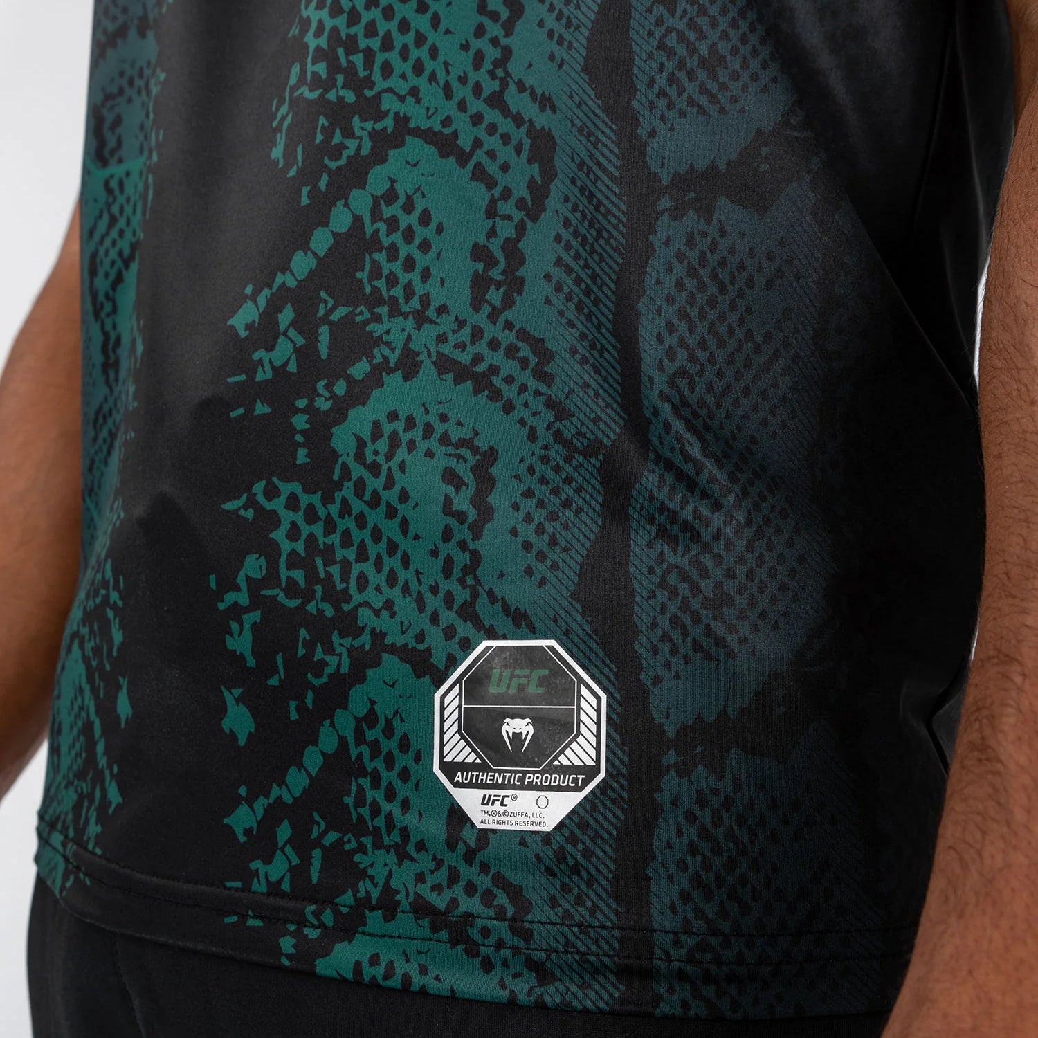 6_252Fc_252F2_252F4_252F6c24e419e3c282e4350cd70c5983d1768a801b01_DRY_TECH_UFC_EMERALD_BLACK_08__1_659e6bd7-dfc8-4c56-b554-aae75a8f3e70_jpg.webp