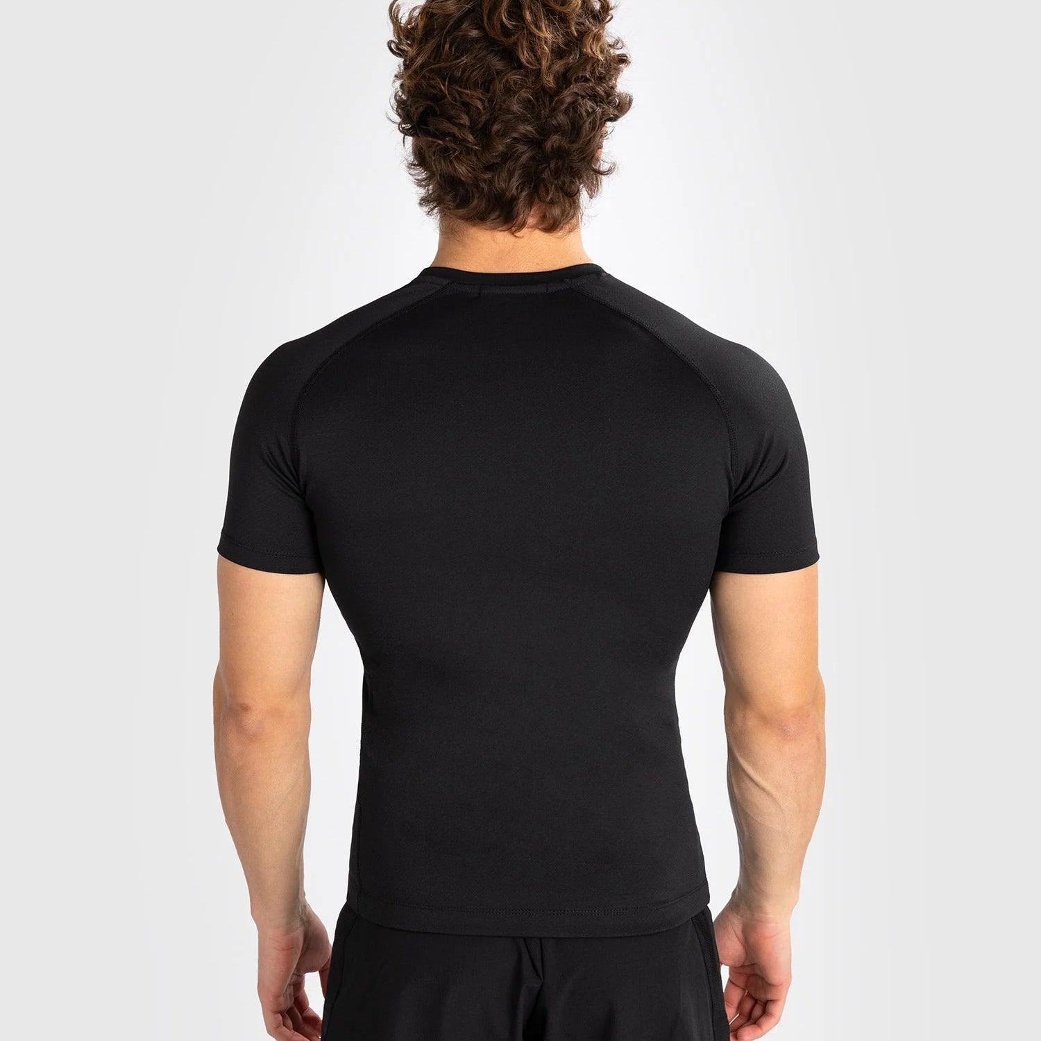 d94e23dafde8d4e6dfe70a59f3ef5abe6c68f278_RASHGUARD_SL_CONTENDER_BLACK_3_jpg_c2394e58-5e0d-44f4-82fc-39924b69388e.webp