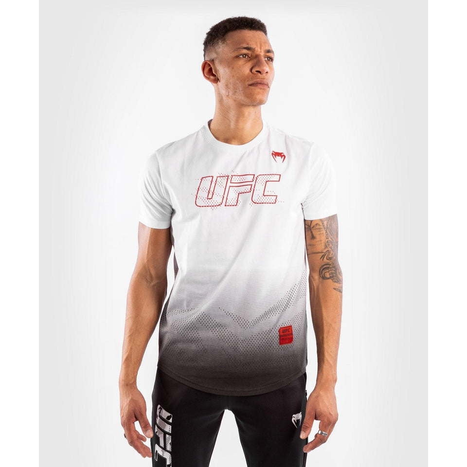 UFC Authentic Fight Week 2 Men's Short Sleeve T-shirt - Venum