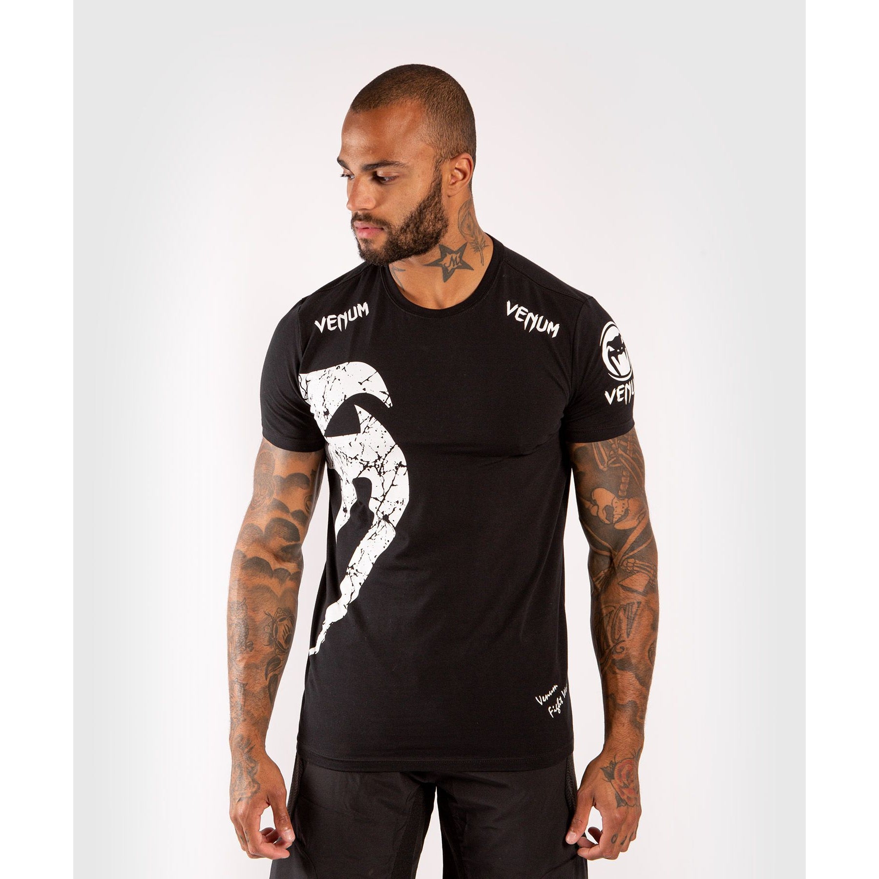 acc48f88e41286afd75097b1ebc9056a65a7bf8f_TS_ORIGINAL_GIANT_BLACK_WHITE_SD_01.jpg